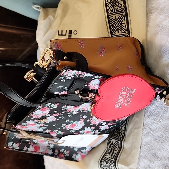 W Capsule Mexicanisimo purse. New - Picture 2 of 10